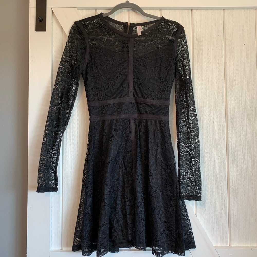 Black lace long sleeve dress
